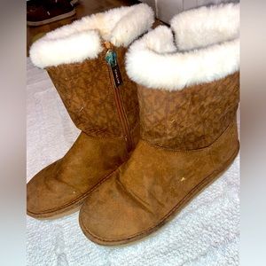 Brown Michael Kors boots with the fur